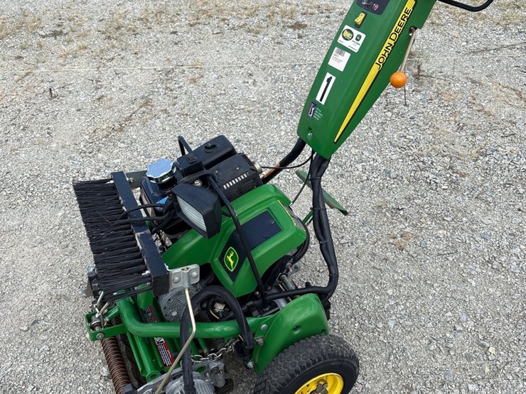 #1019-•-john-deere-180e-walking-greensmower-image-2