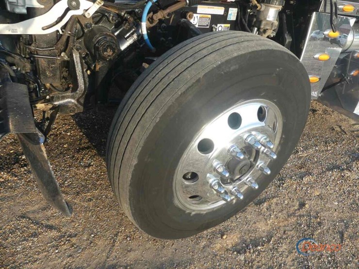 2013-peterbilt-388-image-11