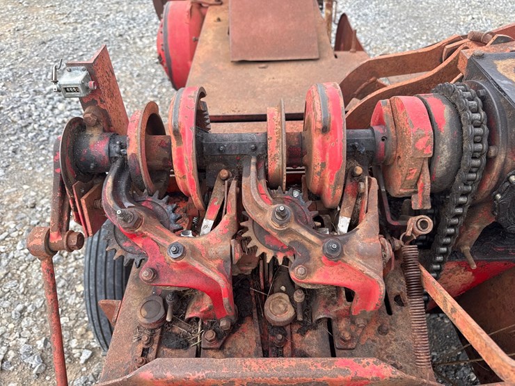massey-ferguson-10-image-15