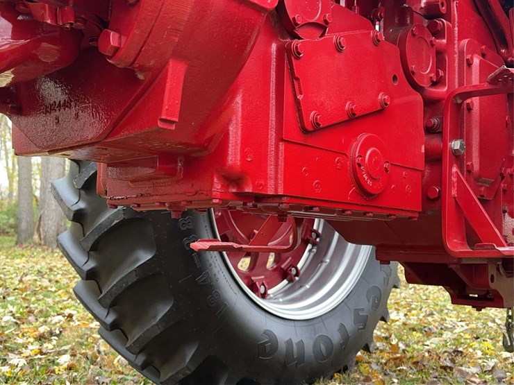 1970-1026-farmall-hydro-row-crop-golden-demonstrator-image-46