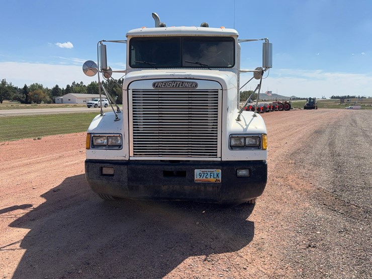 1994-freightliner-fld120-sleeper-image-3