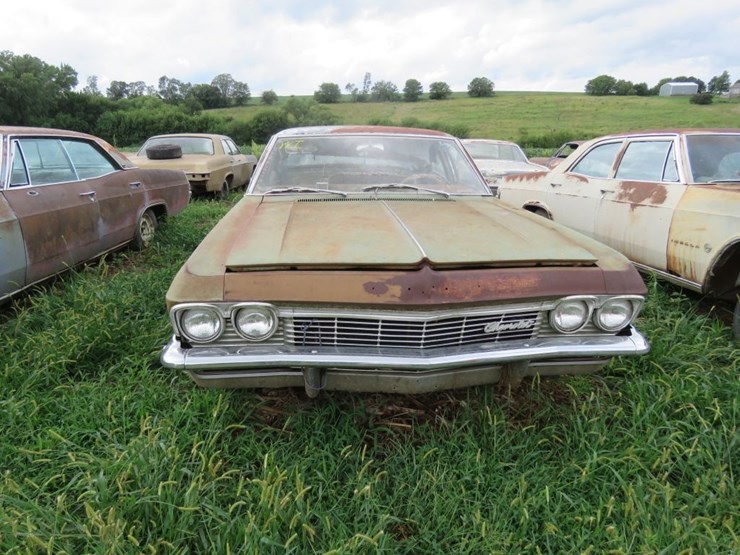 1965-chevrolet-impala-4dr-sedan-image-2