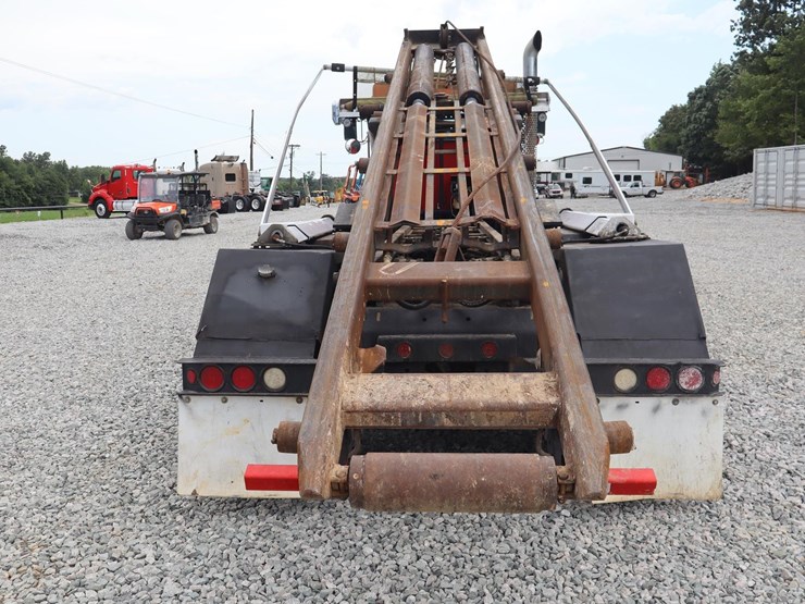 2011-kenworth-t800-image-4