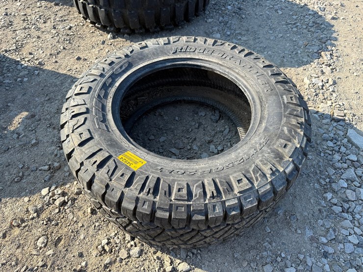 #34924-•-12.50/r20-tire-inv#-34924-image-1