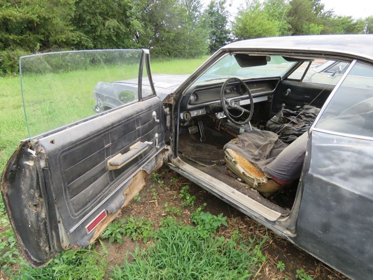1965-chevrolet-impala-ss-2dr-ht-image-5