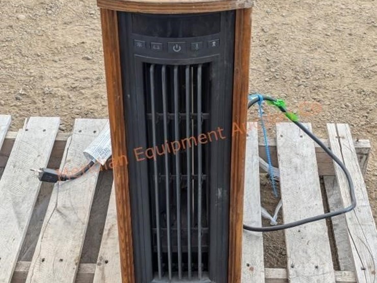 electric-oak-heater-w/-fan-&-remote-image-1