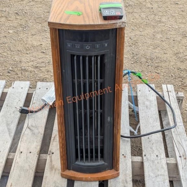 Electric Oak Heater w/ Fan & Remote