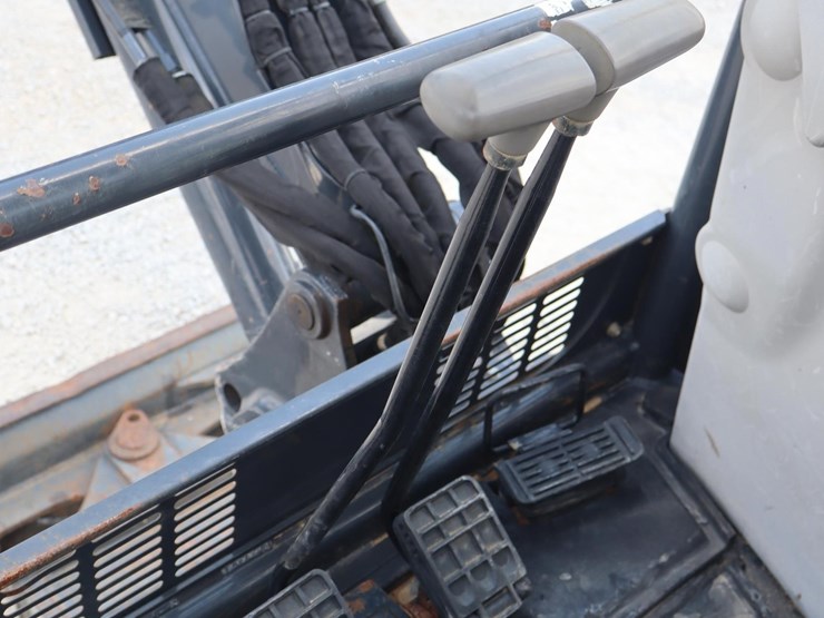 2017-deere-35g-image-22