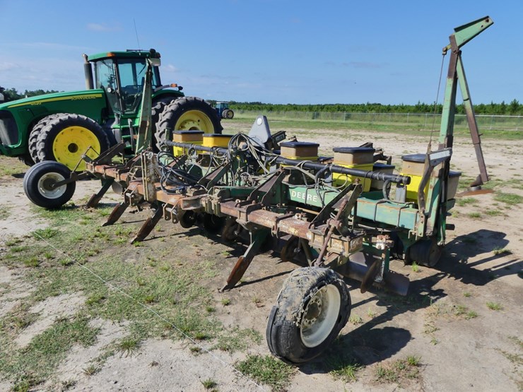 john-deere-7300-image-2