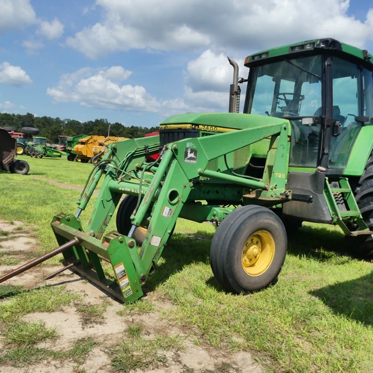 JOHN DEERE 7400