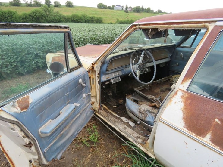 1966-chevrolet-impala-4dr-sedan-image-7