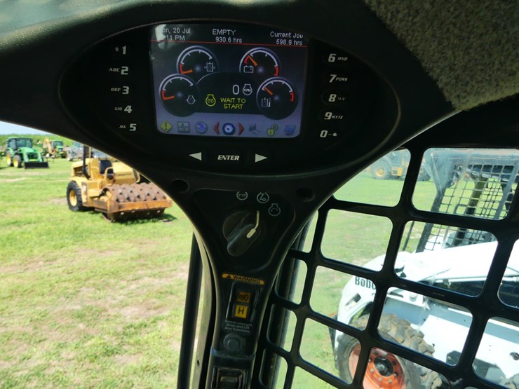 2015-bobcat-t770-image-17