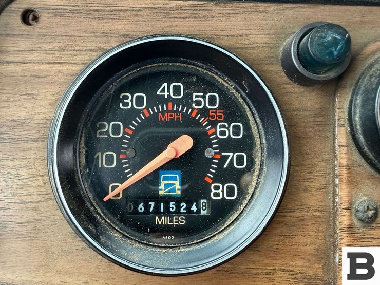1991-volvo-gm-integral-sleeper-tractor-truck-image-79