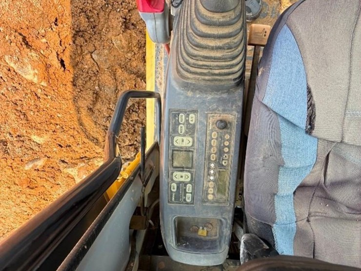 komatsu-pc160-lc-image-7