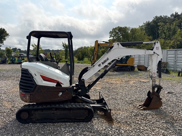 2021-bobcat-e32i-image-3