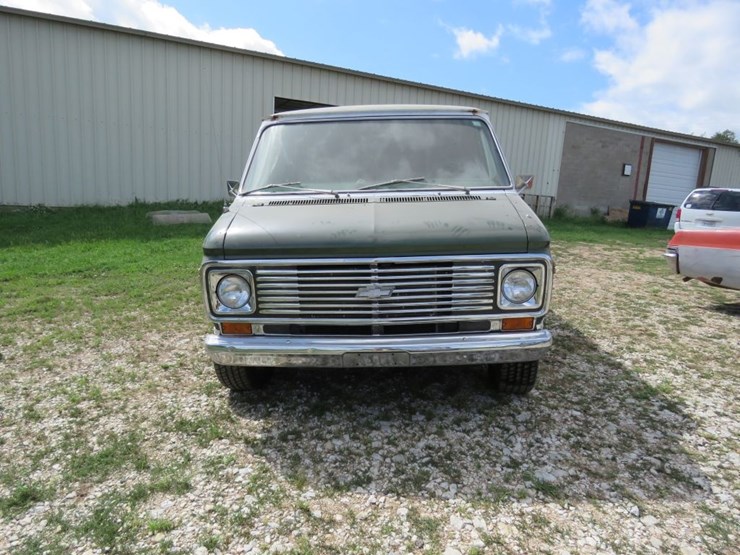 1972-chevrolet-beauville-sportvan-10-image-2