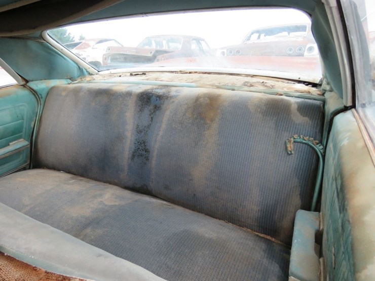1966-chevrolet-impala-4dr-sedan-image-9