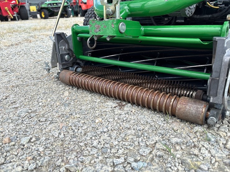 #1019-•-john-deere-180e-walking-greensmower-image-3
