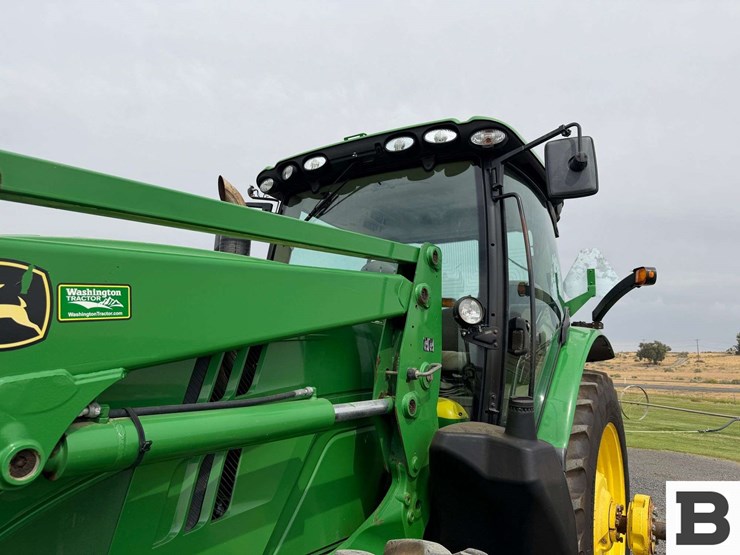 2015-john-deere-6210r-image-16