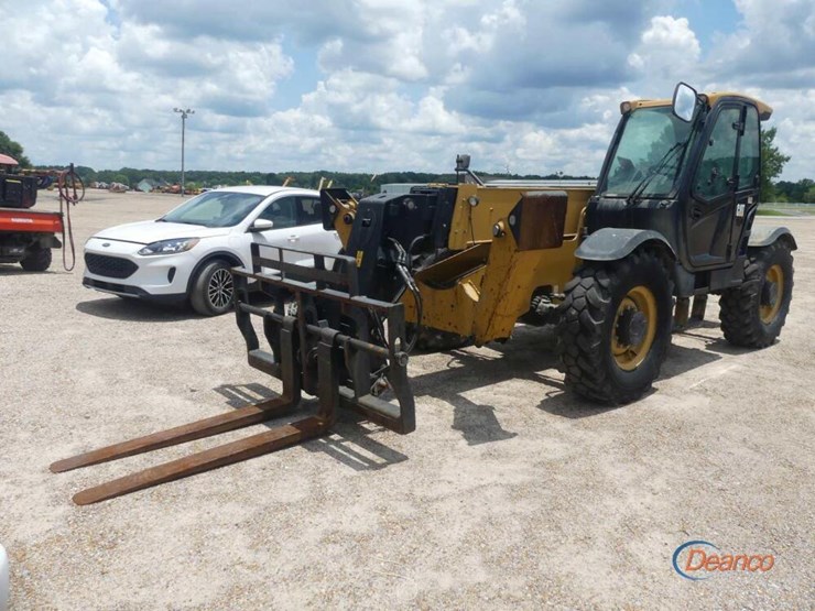 2020-caterpillar-th514d-image-15