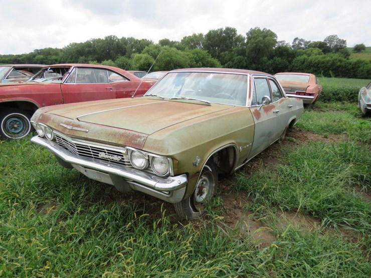 1965-chevrolet-impala-4dr-sedan-image-3