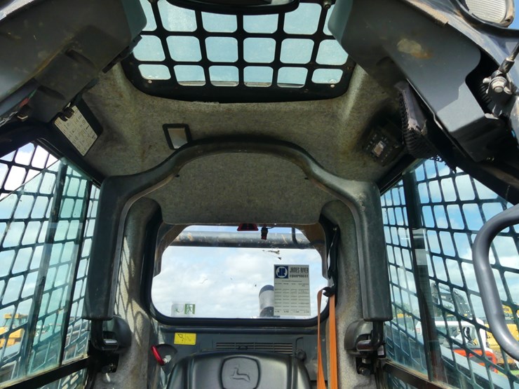 2020-deere-333g-image-14