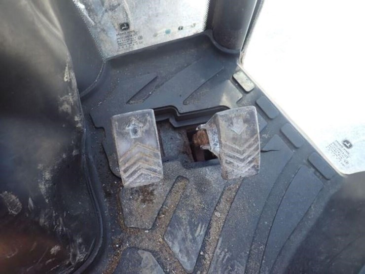 john-deere-3520-image-20