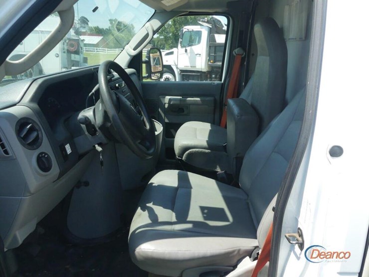 2015-ford-e350-image-7