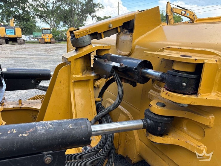 2022-caterpillar-d3-image-11