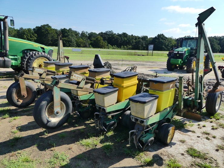 john-deere-7300-image-3