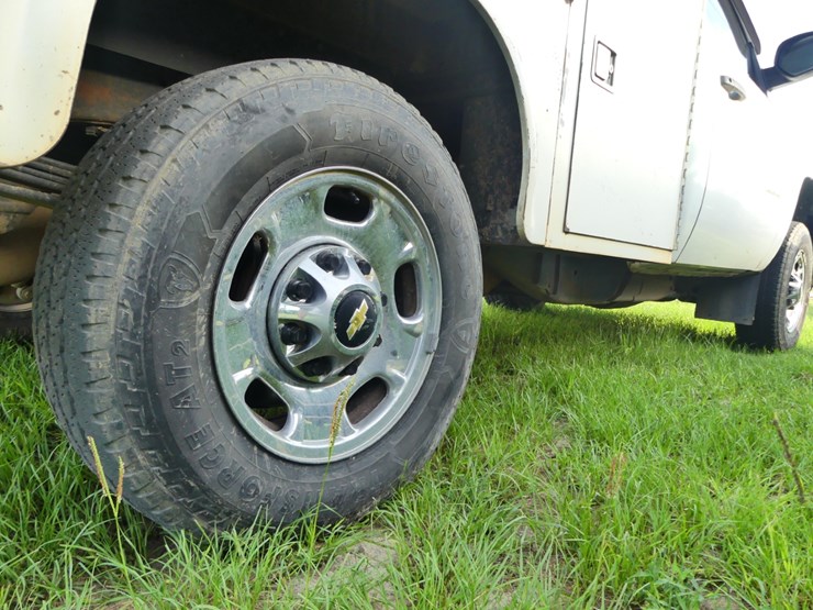 2013-chevrolet-2500hd-image-9