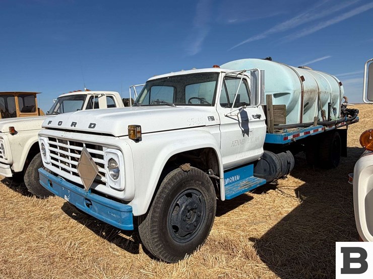 1976-ford-f750-image-1