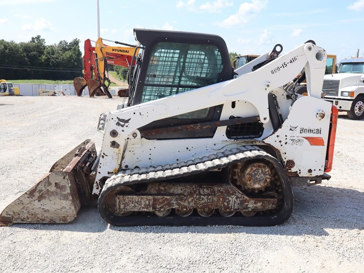 2017-bobcat-t740-image-2