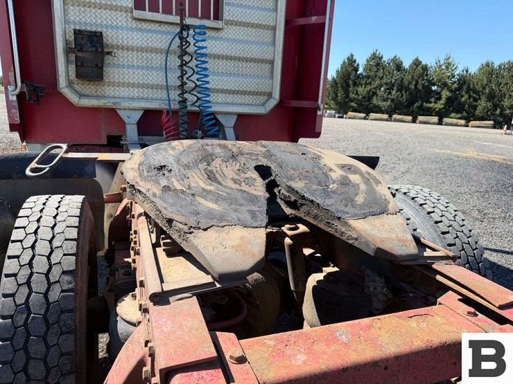 1989-peterbilt-379-image-26