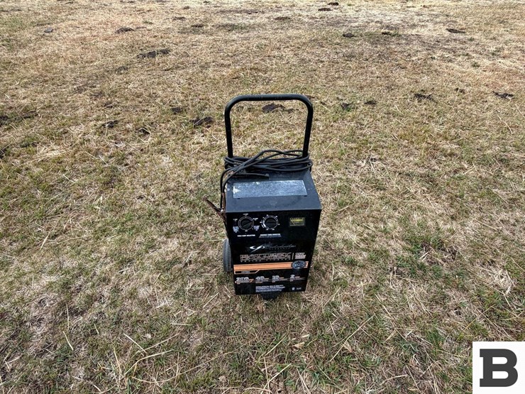 schumacher-electric-12v-battery-charger---ellensburg,-wa-image-4