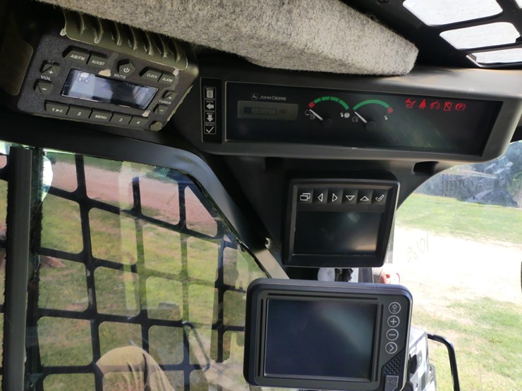 2023-deere-333g-image-17