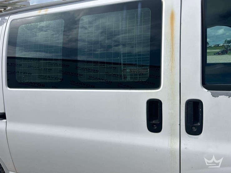 2012-chevrolet-express-1500-image-19