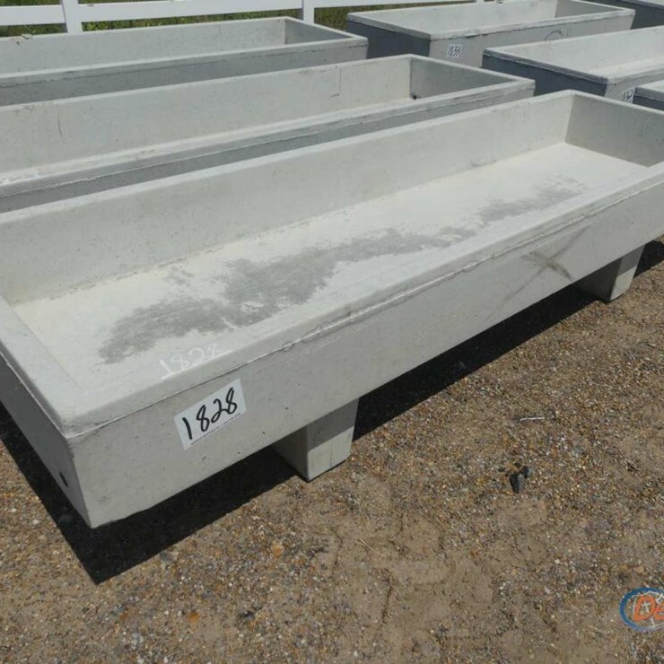 3X10 CONCRETE FEED TROUGH