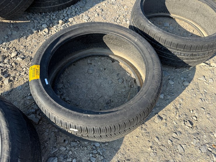 #2807-•-(1)-235/40r19-tire-inv#-2807-image-4