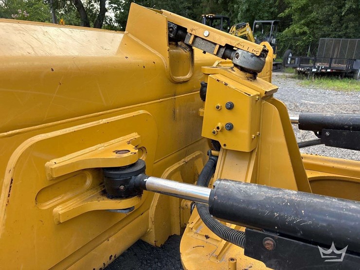 2022-caterpillar-d3-image-12