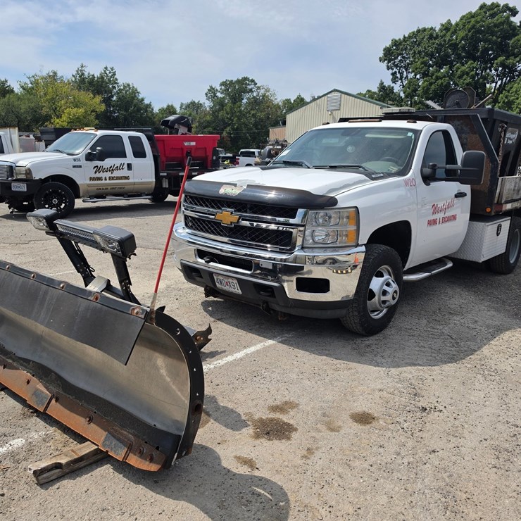 #25252 • 2013 Chevrolet Silverado Pickup Truck