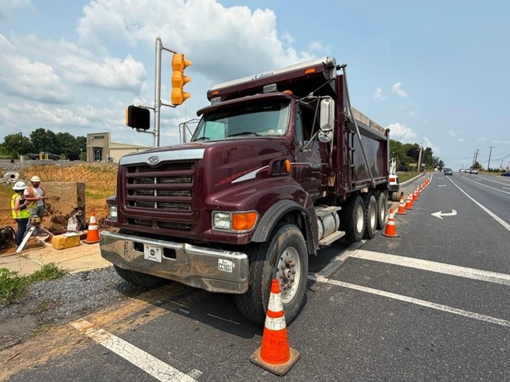 2000-sterling-dump-truck-image-1