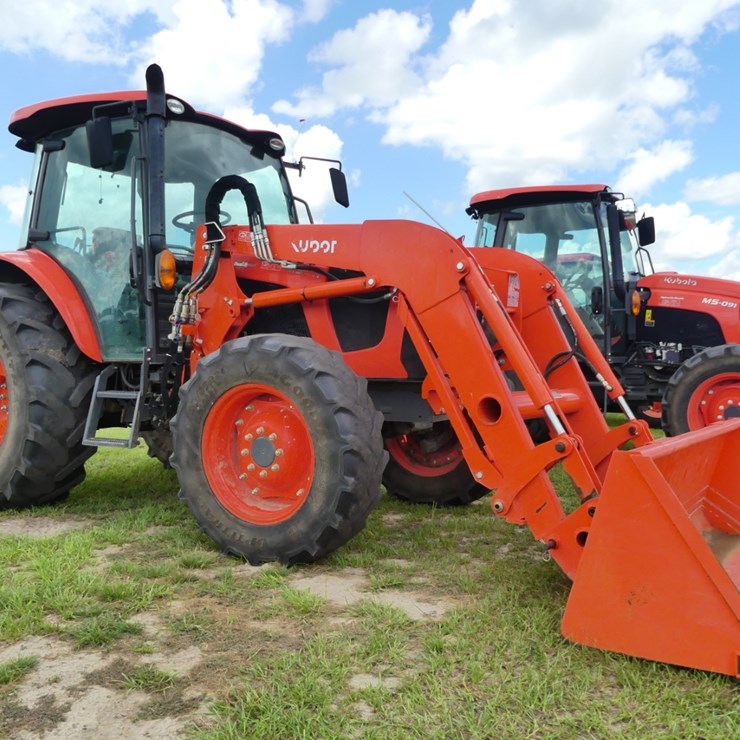 2023 KUBOTA M5-111D