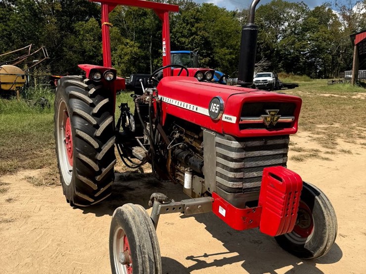 massey-ferguson-165-image-3