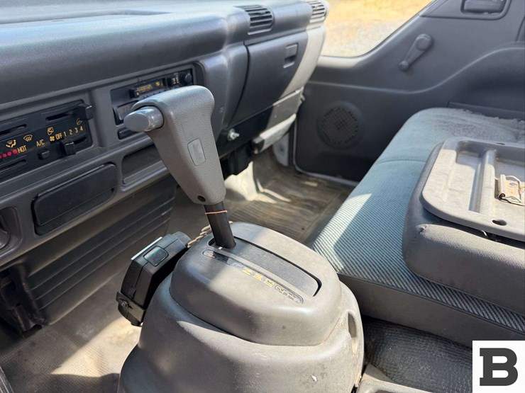 2000-gmc-w4500-image-25