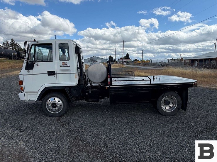 1997-gmc-w5500-image-3