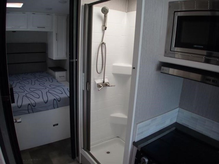 2021-coachmen-pursuit-class-a-motorhome-1f64f5dn1m-image-93