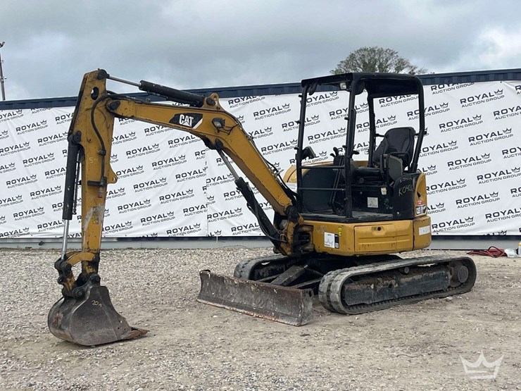 2016-caterpillar-303-image-1