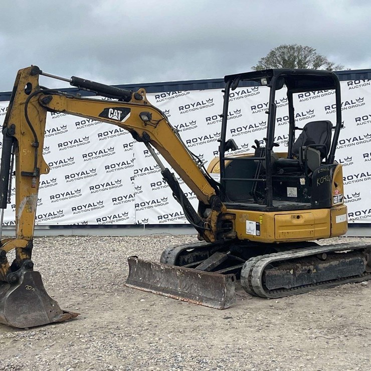 2016 CATERPILLAR 303
