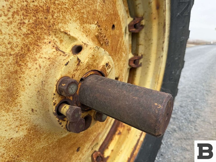 john-deere-3010-image-32